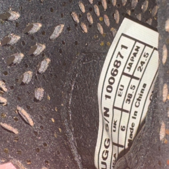 EUC UGG Thames Seaweed Perf Perforated Eyelet Ankle Boot Black Size 7.5 - Picture 10 of 11